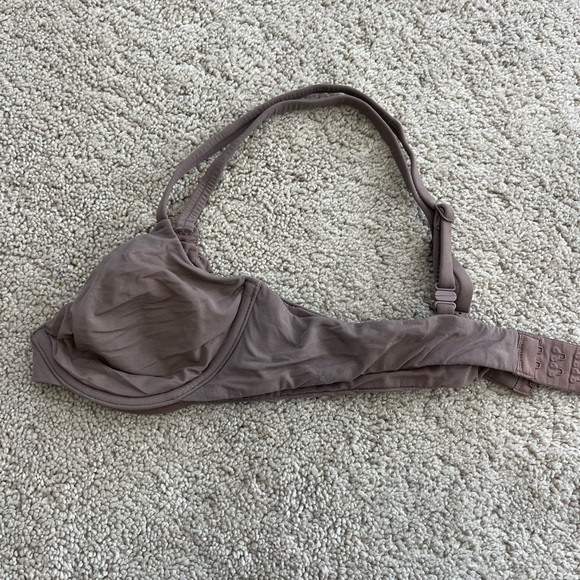 SKIMS Bra 34A - Picture 3 of 5